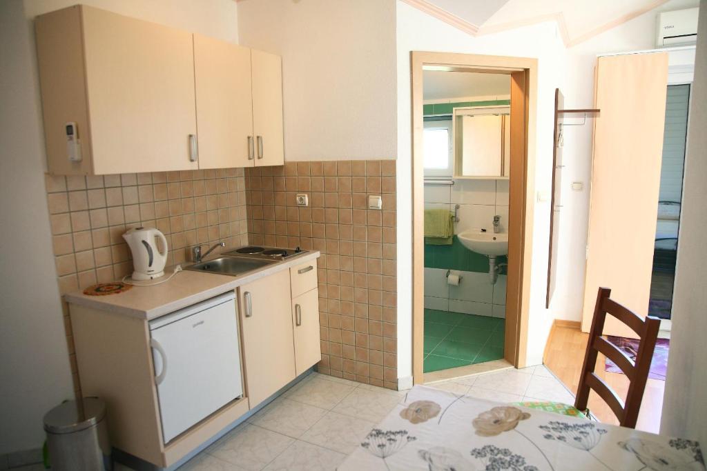 Apartments Dragun Подстрана Стая снимка